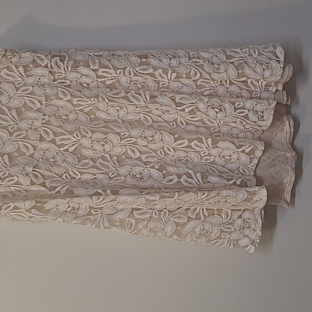 Free People Beige Lace Top used good condition.‎ - Picture 7 of 12